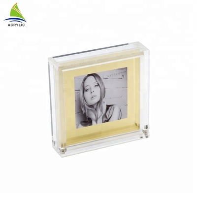 A foto acrílica feita sob encomenda quadro o quadro por atacado acrílico 5x7 da foto dos modelos novos