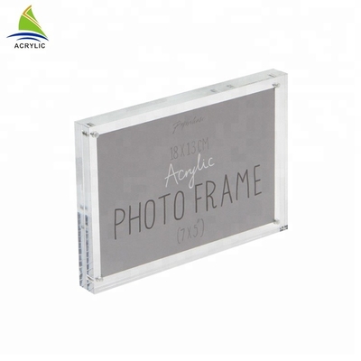 A foto acrílica feita sob encomenda quadro o quadro por atacado acrílico 5x7 da foto dos modelos novos