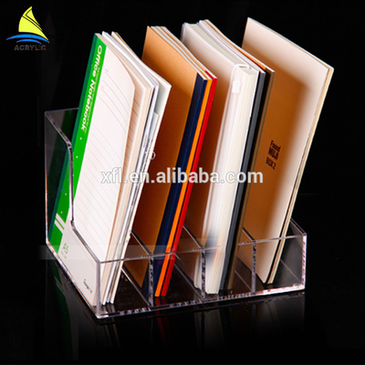 o folheto acrílico claro dos suportes do folheto Pockets bibliotecas do compartimento e